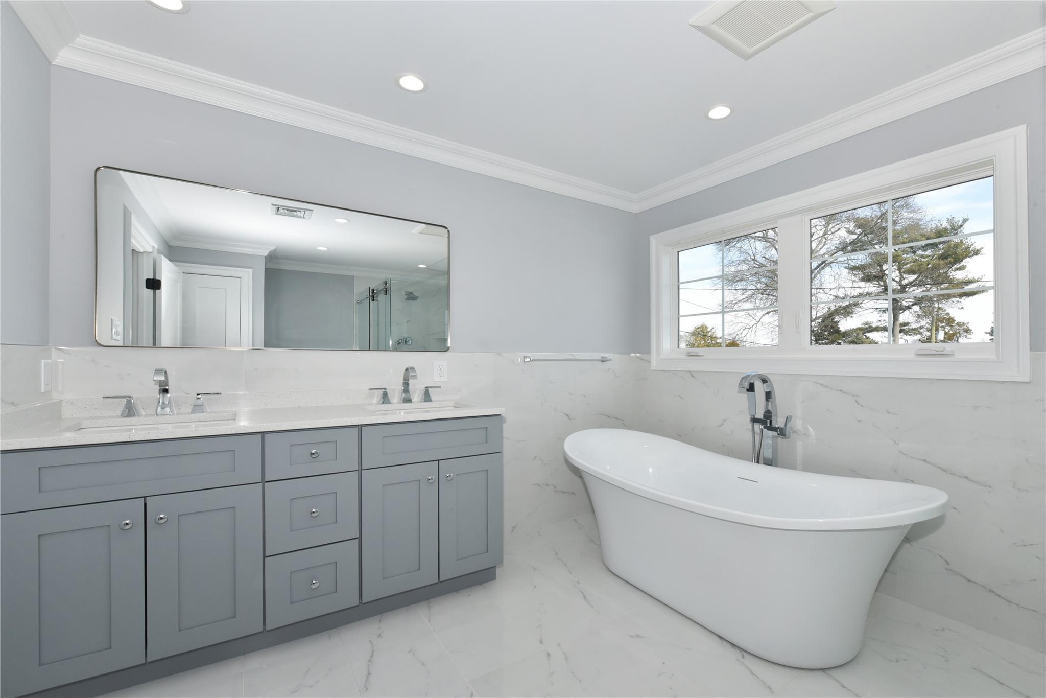 749 Evelyn Avenue, Bellmore, New York image 23