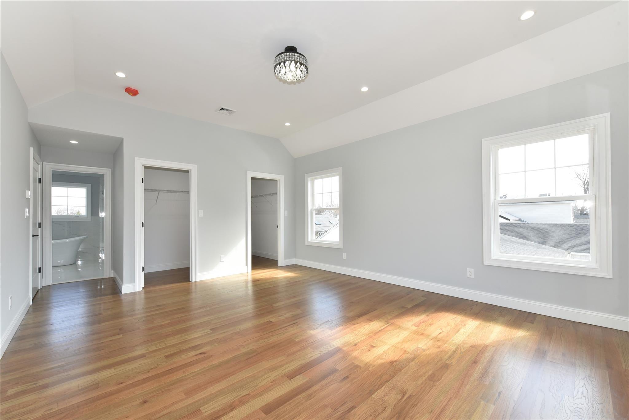 749 Evelyn Avenue, Bellmore, New York image 20