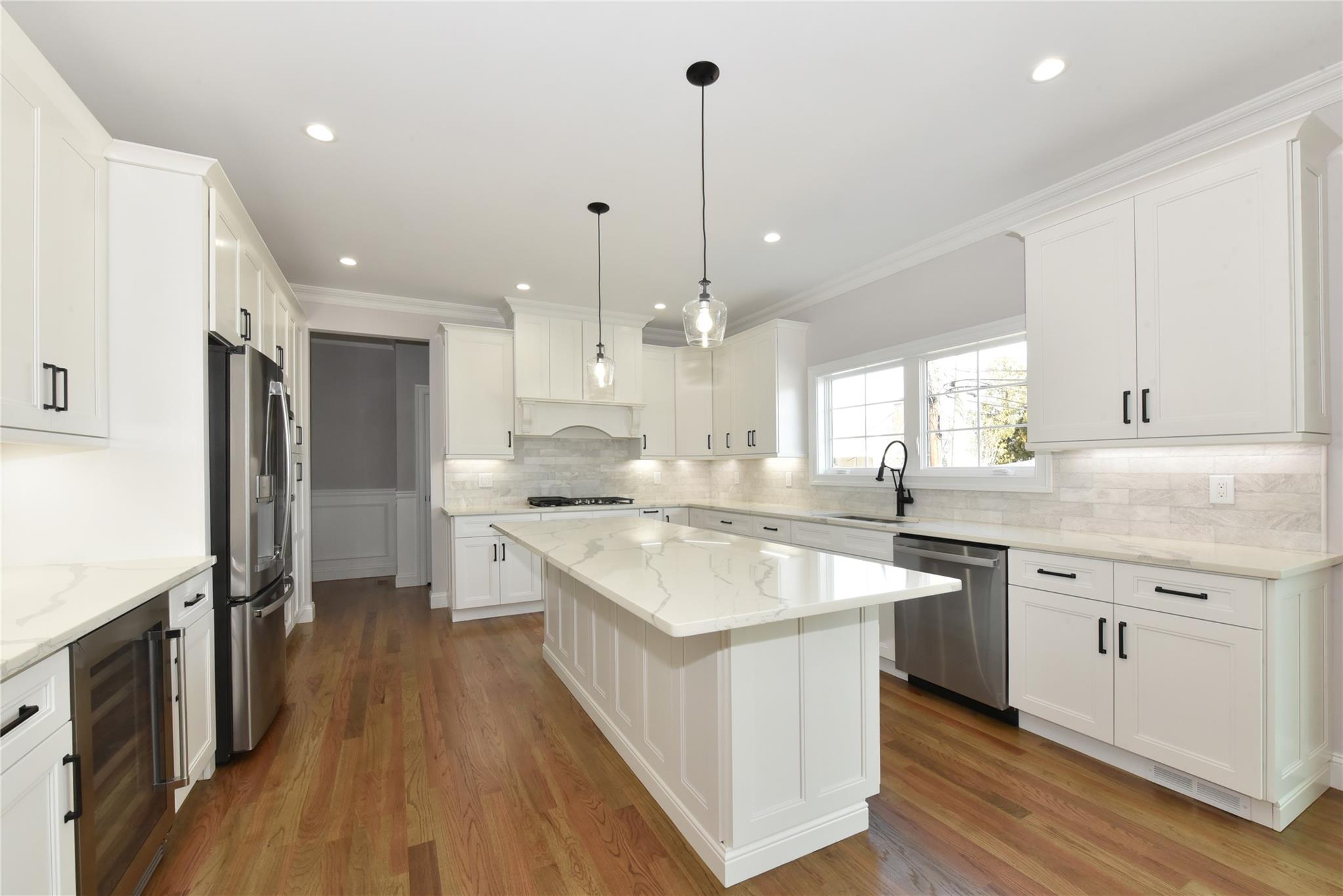 749 Evelyn Avenue, Bellmore, New York image 14