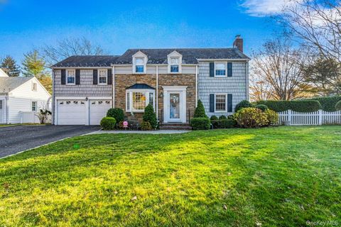 142 Cambridge Avenue Garden City NY 11530