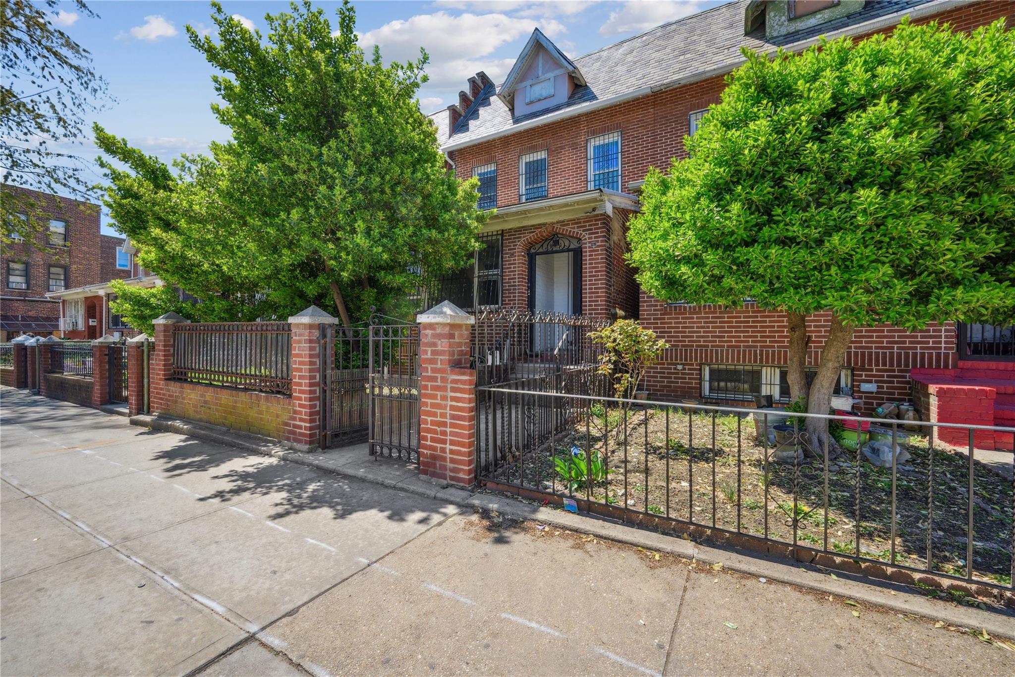 Property for Sale at 87 Street Street, East Elmhurst, Queens, NY - Bedrooms: 4 
Bathrooms: 2 
Rooms: 8  - $989,000