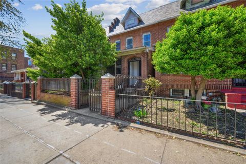 32-50 87 Street Street East Elmhurst NY 11369