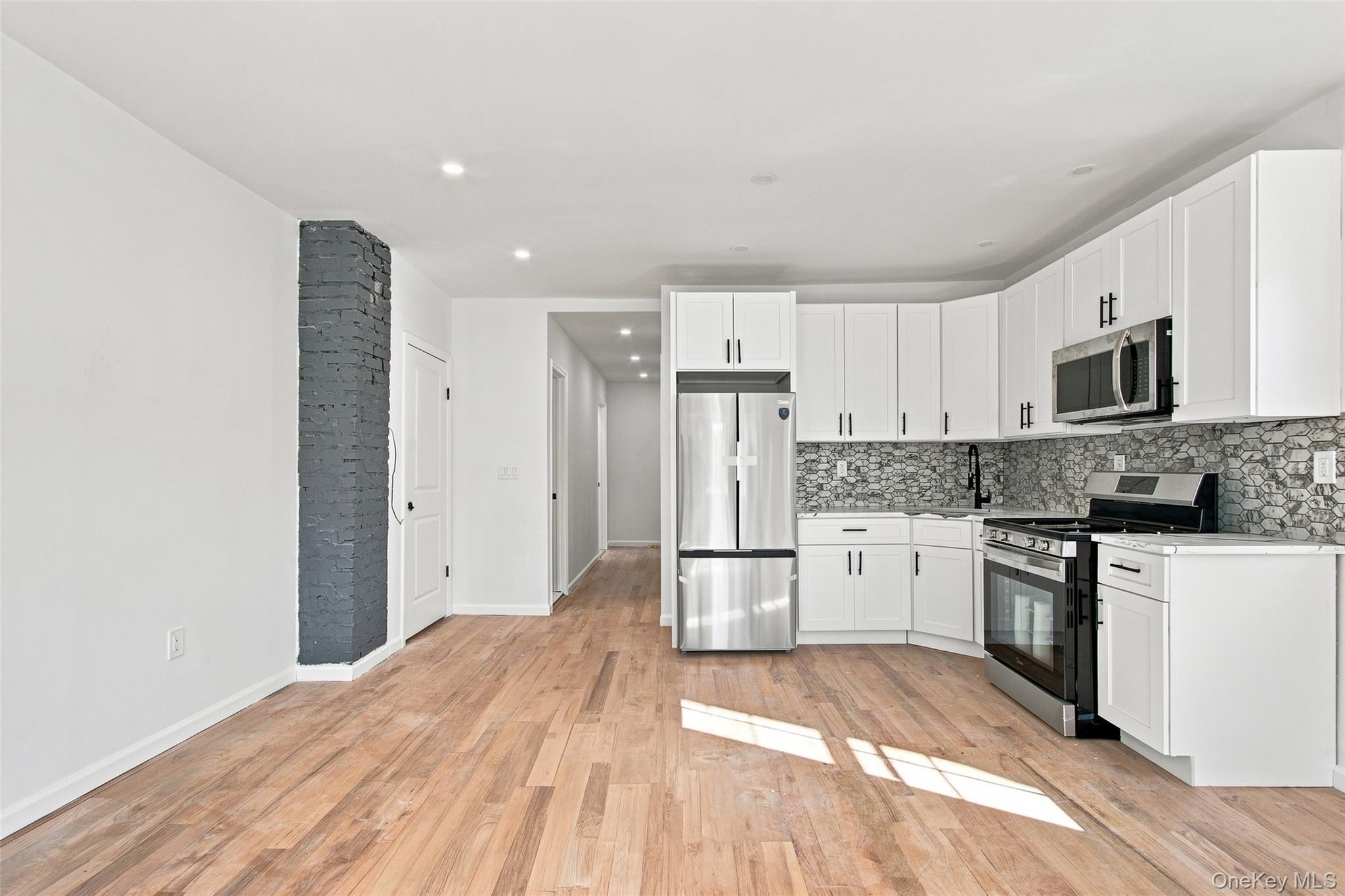 187-16 Mangin Ave