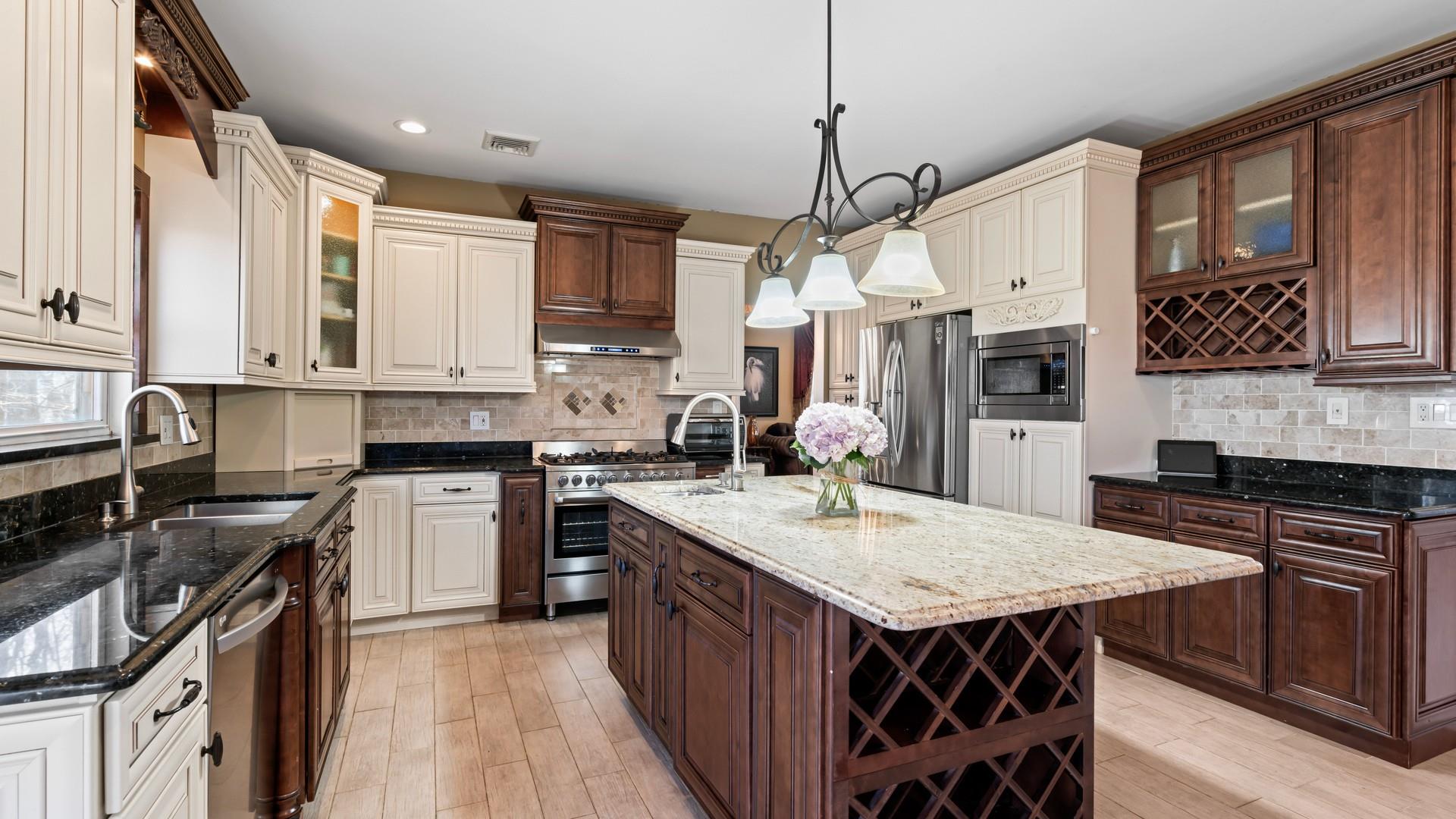 30 N Pine Drive, Roslyn, New York image 14