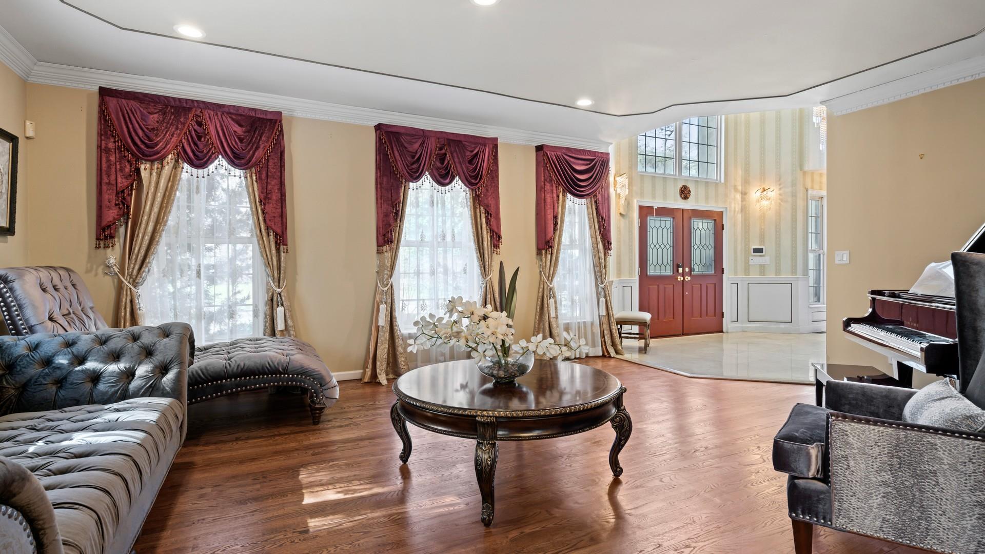 30 N Pine Drive, Roslyn, New York image 8