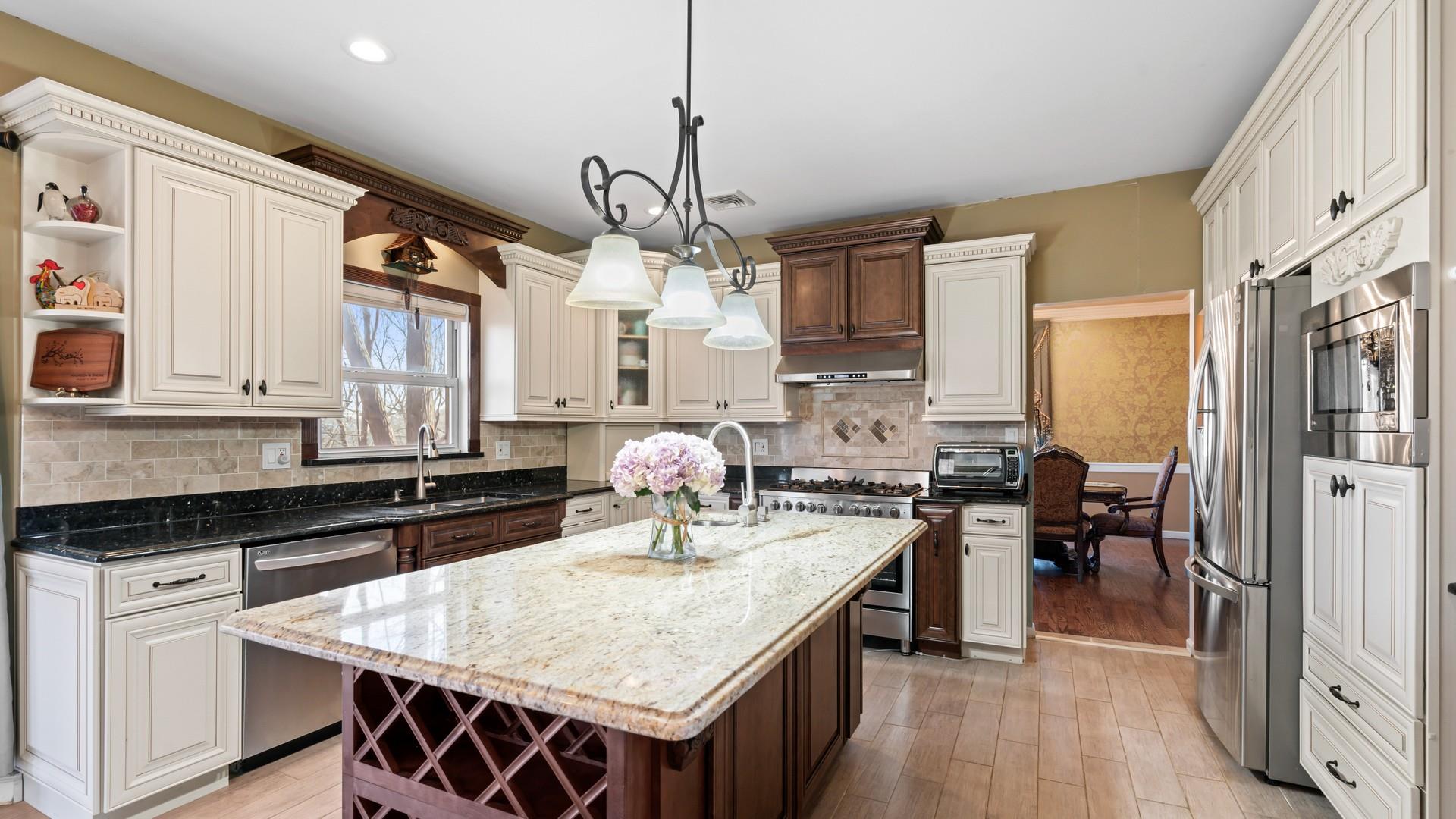 30 N Pine Drive, Roslyn, New York image 13
