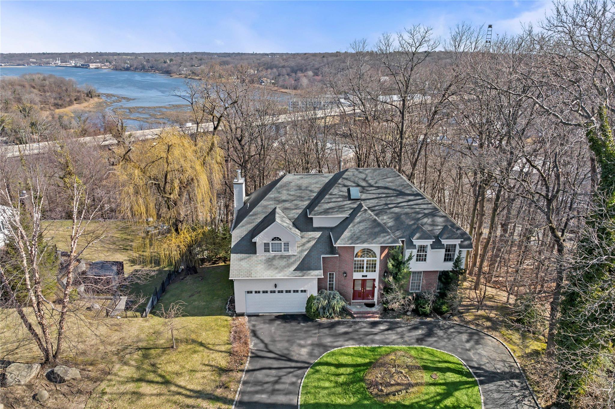 30 N Pine Drive, Roslyn, New York image 2