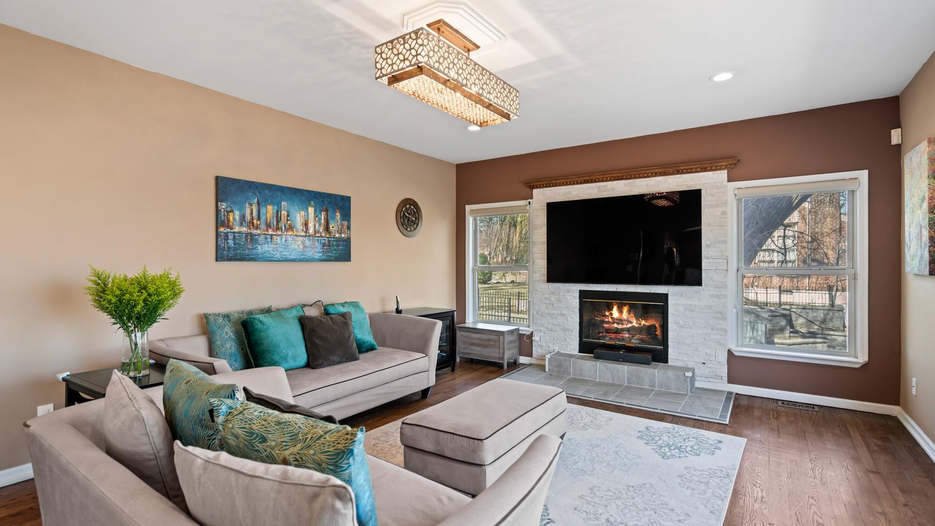 30 N Pine Drive, Roslyn, New York image 18