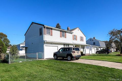 Photo of 81 Ward Street, Westbury, NY 11590 (MLS # 929239)