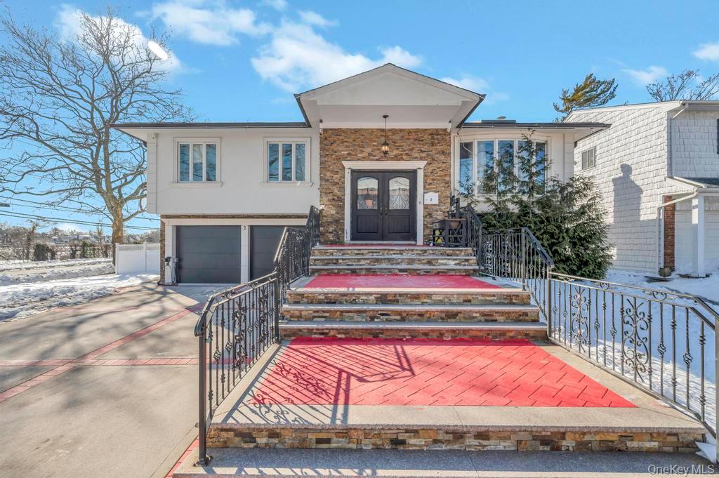 2 Valley Greens Drive