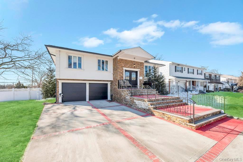 2 Valley Greens Drive