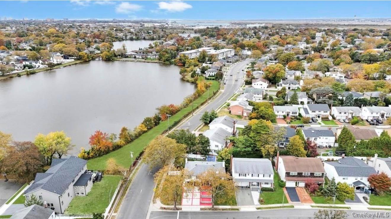 2 Valley Greens Drive