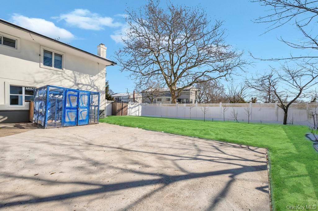 2 Valley Greens Drive