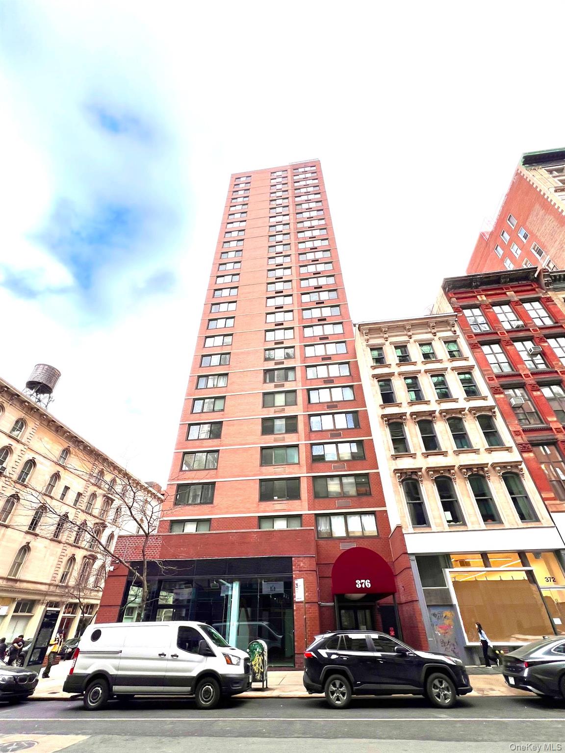 376 Broadway 11D