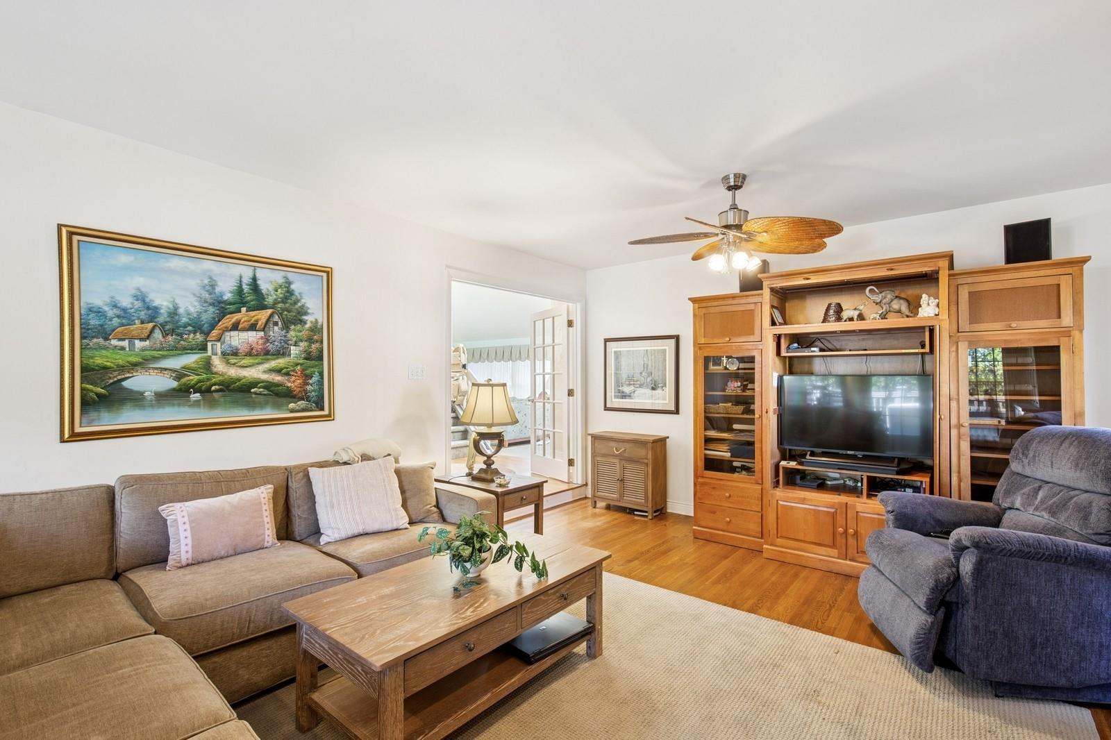 699 Tower Mews, Oakdale, New York image 32
