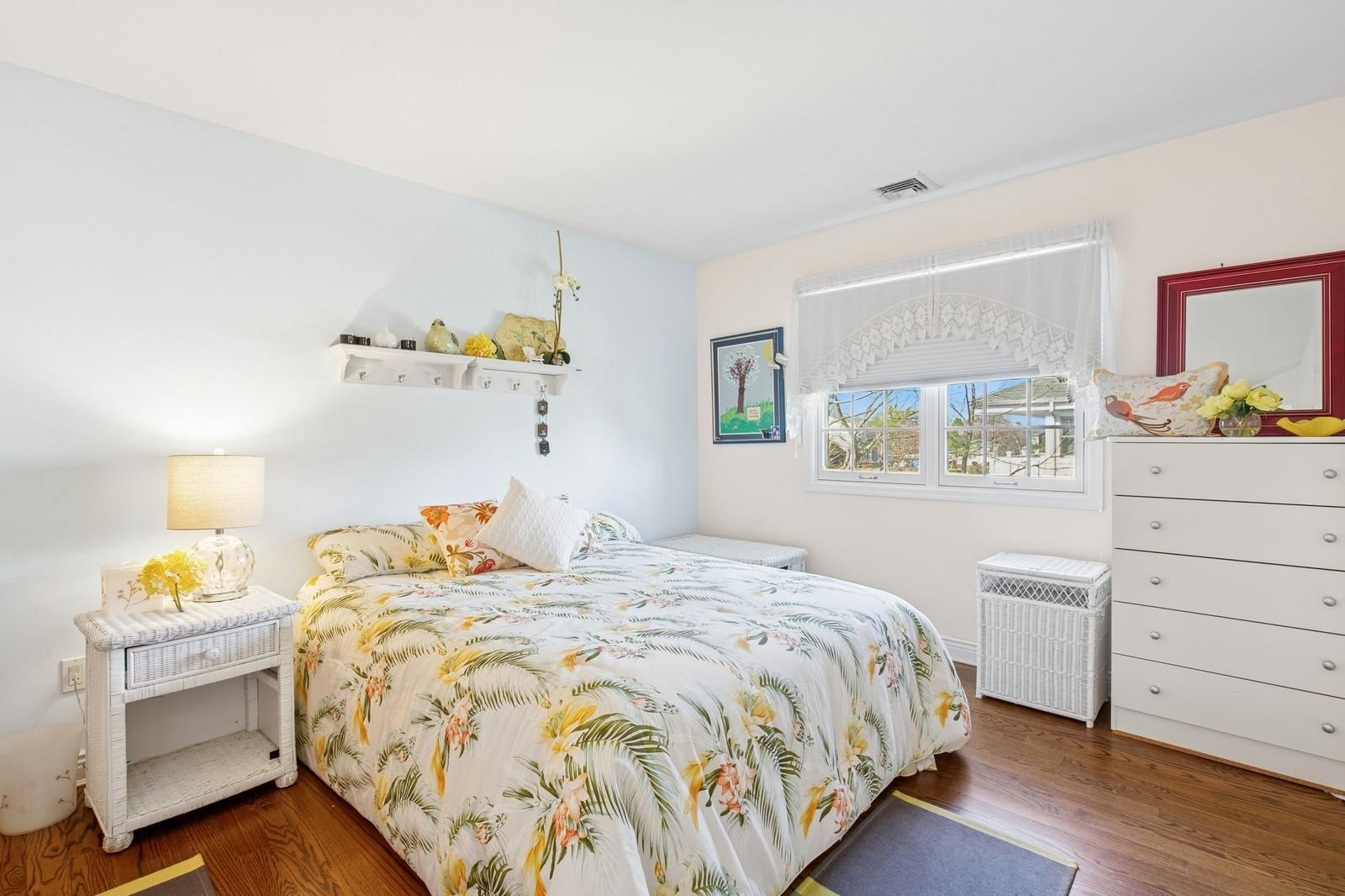 699 Tower Mews, Oakdale, New York image 38