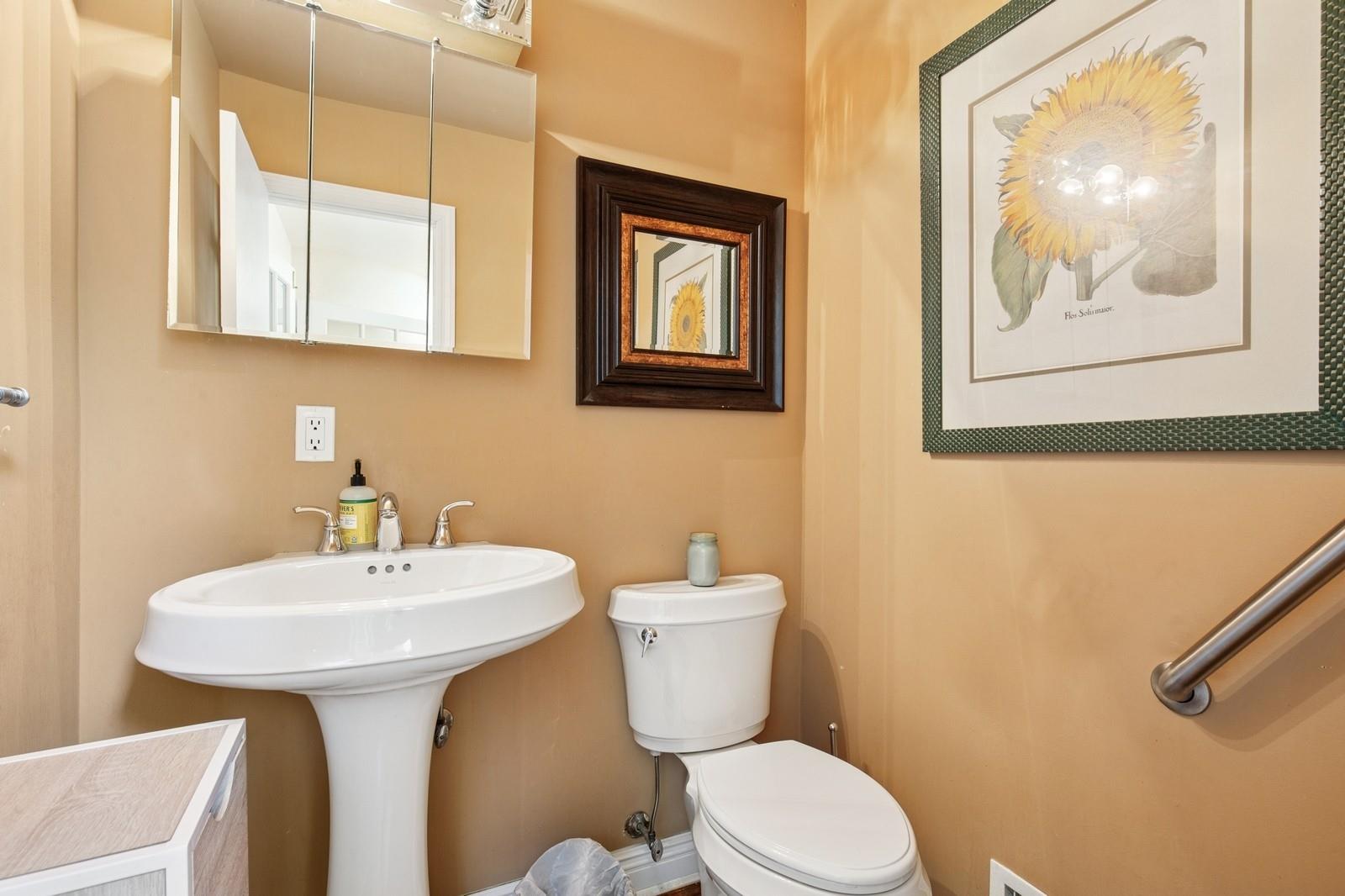 699 Tower Mews, Oakdale, New York image 31