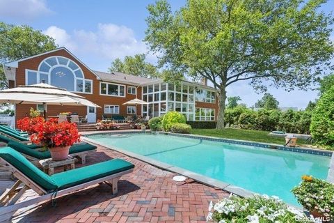 30 Thixton Drive Hewlett Harbor NY 11557