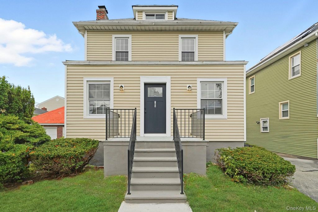 Photo of 103 Seminary Avenue, Yonkers, NY 10704 (MLS # 927192)