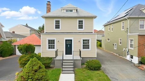 Photo of 103 Seminary Avenue, Yonkers, NY 10704 (MLS # 927192)