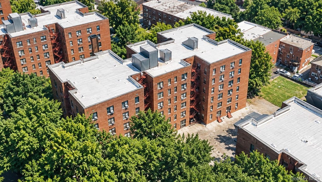 Photo of 150-25 72nd Road #5K, Kew Garden Hills, NY 11367 (MLS # 1056214)