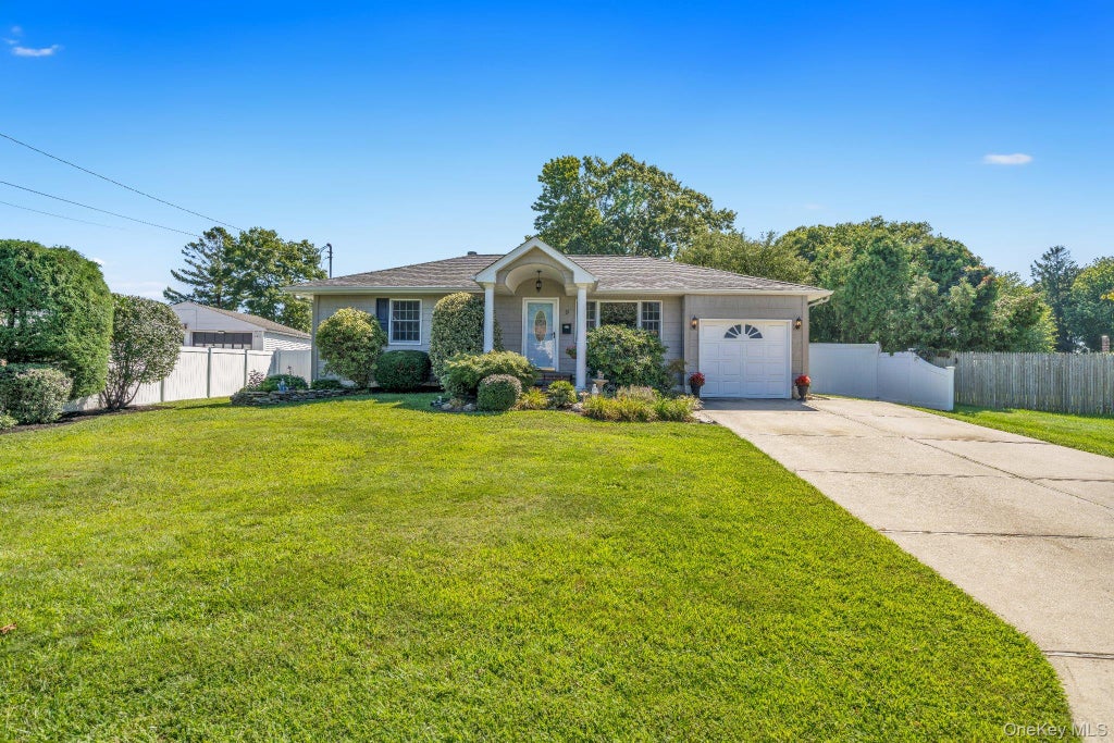 Photo of 9 Anson Lane, West Sayville, NY 11796 (MLS # 1049952)