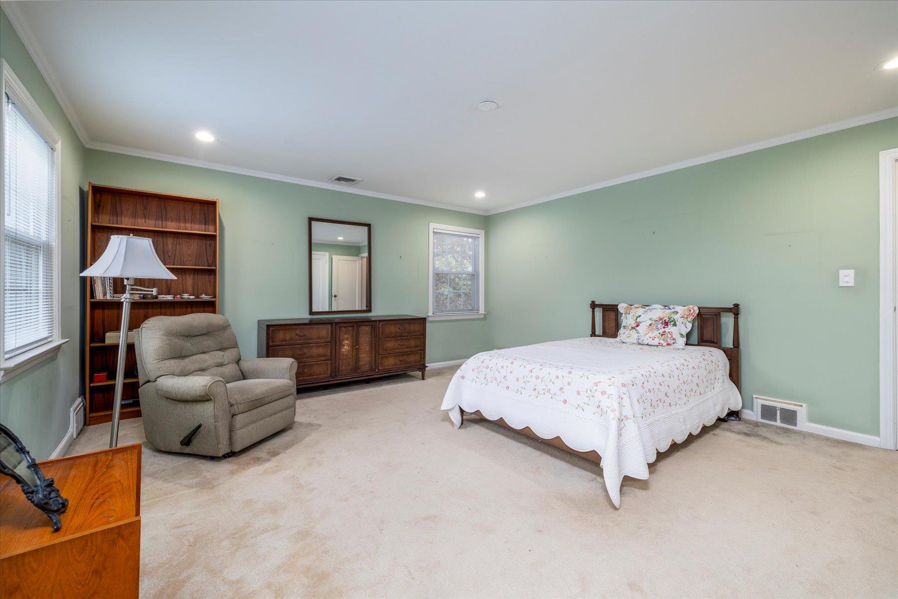 39 Searing Street, Rockville Centre, New York image 19