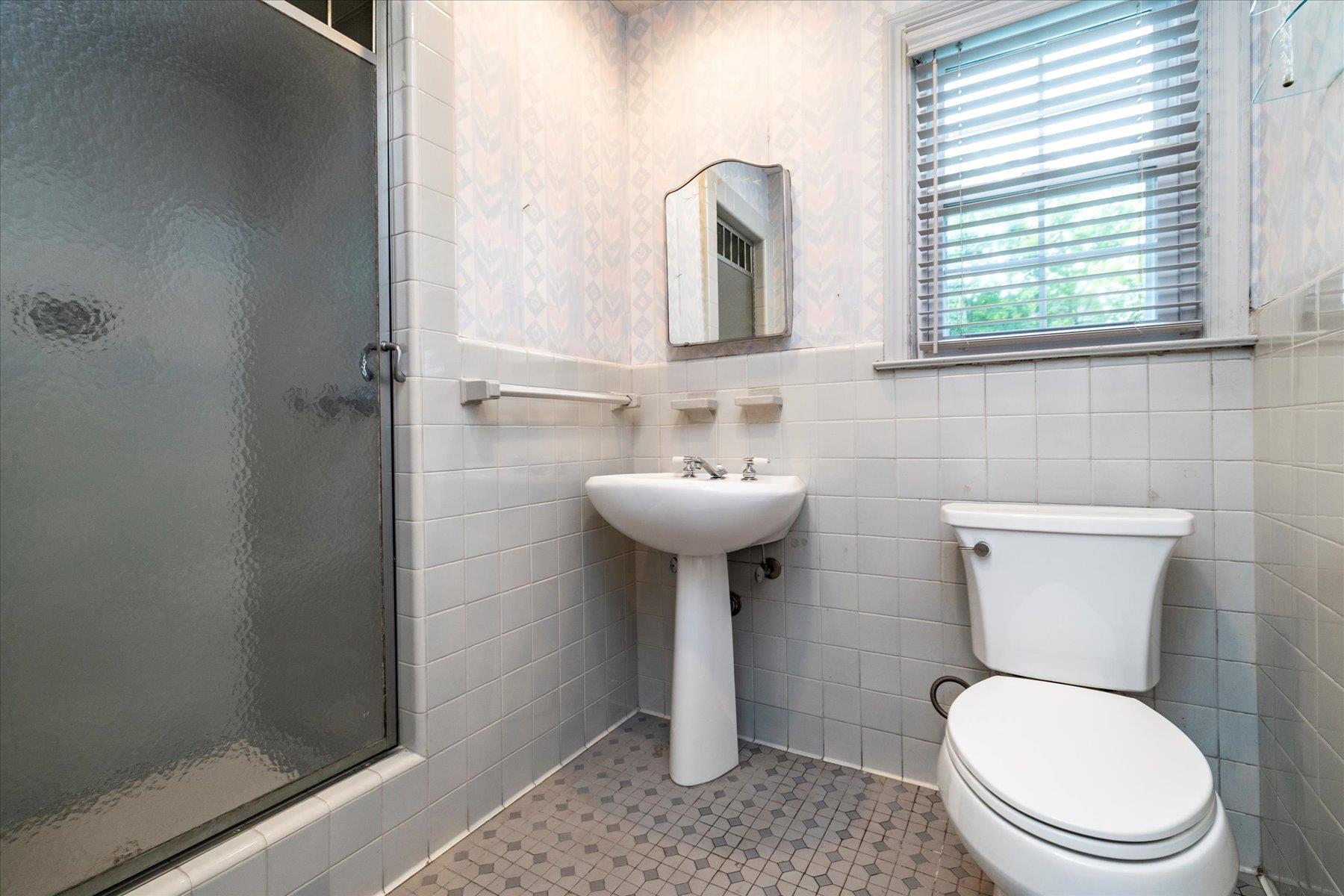 39 Searing Street, Rockville Centre, New York image 16