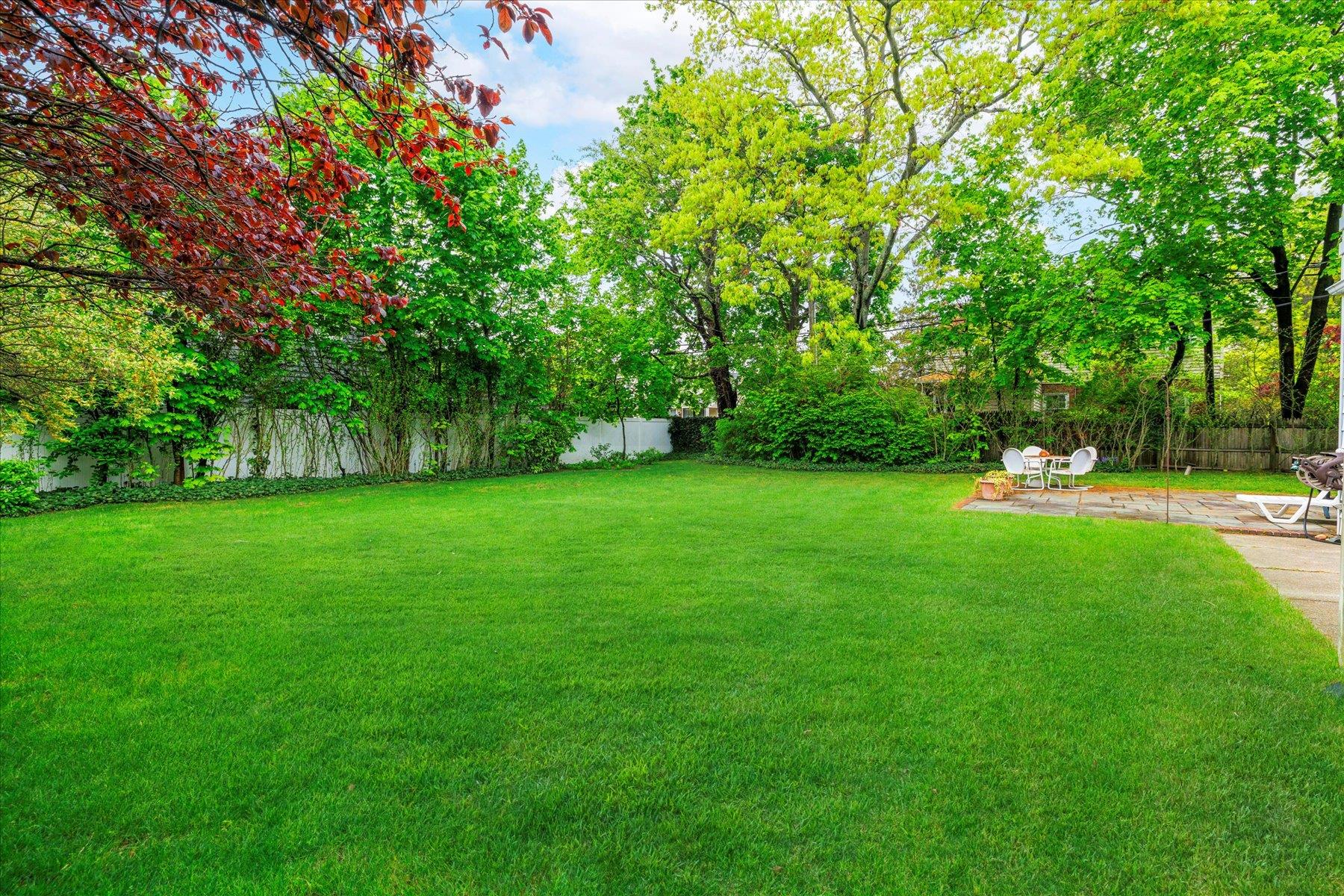 39 Searing Street, Rockville Centre, New York image 5