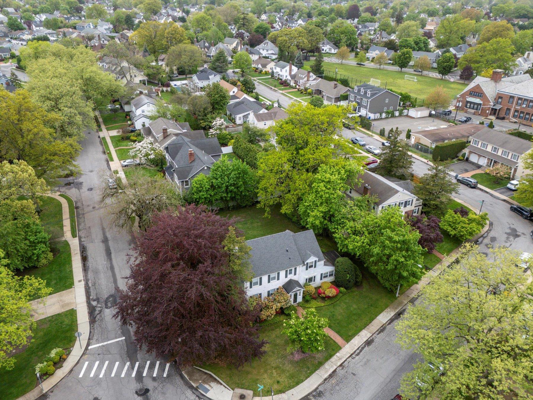 39 Searing Street, Rockville Centre, New York image 28