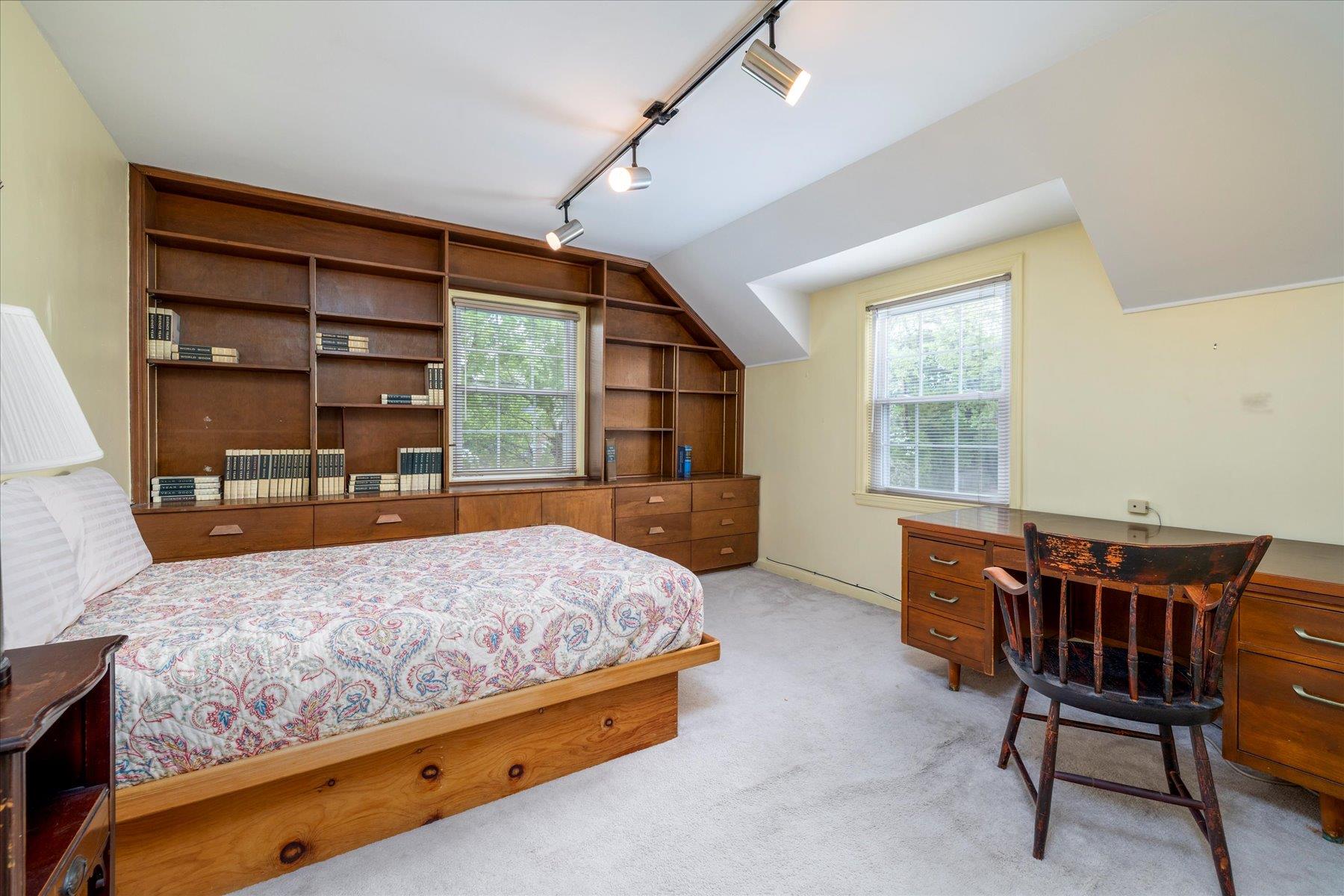 39 Searing Street, Rockville Centre, New York image 22