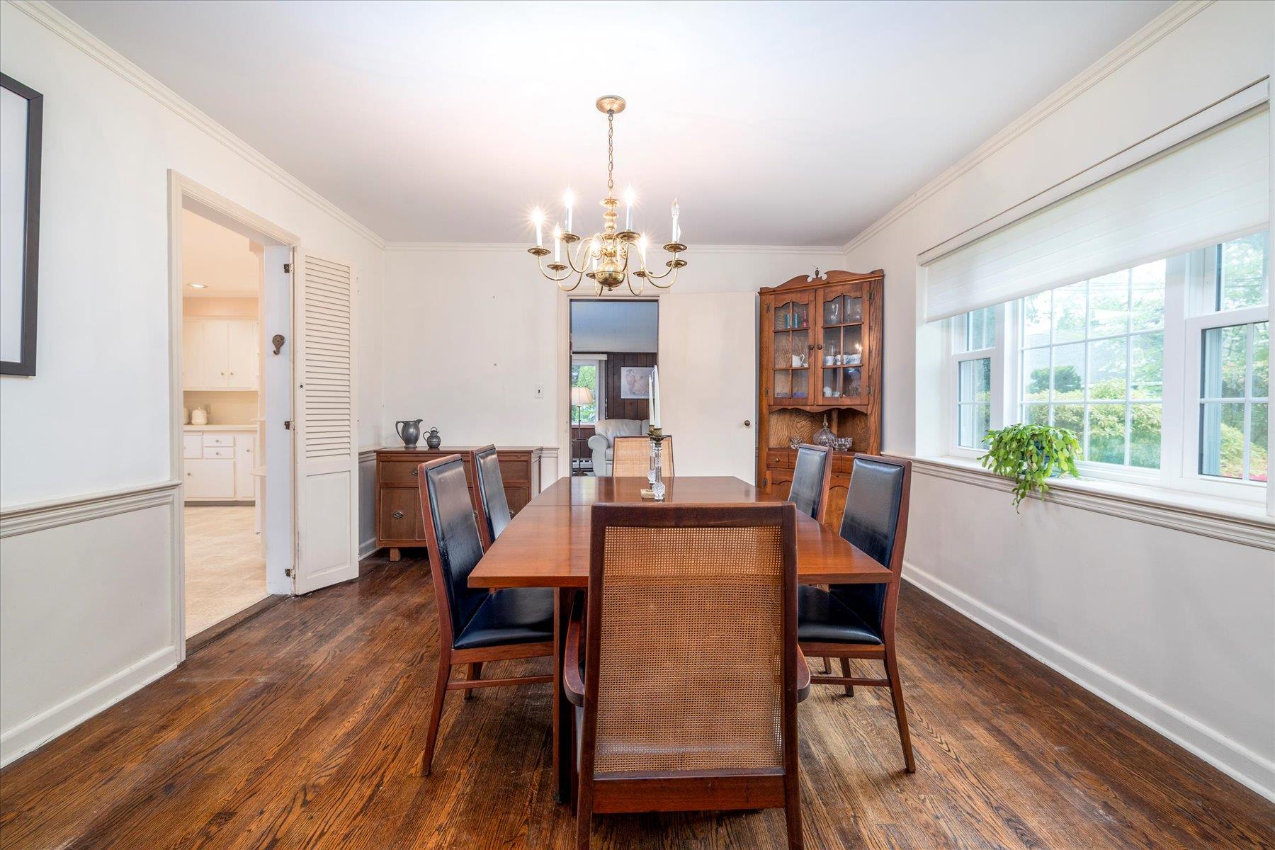 39 Searing Street, Rockville Centre, New York image 12