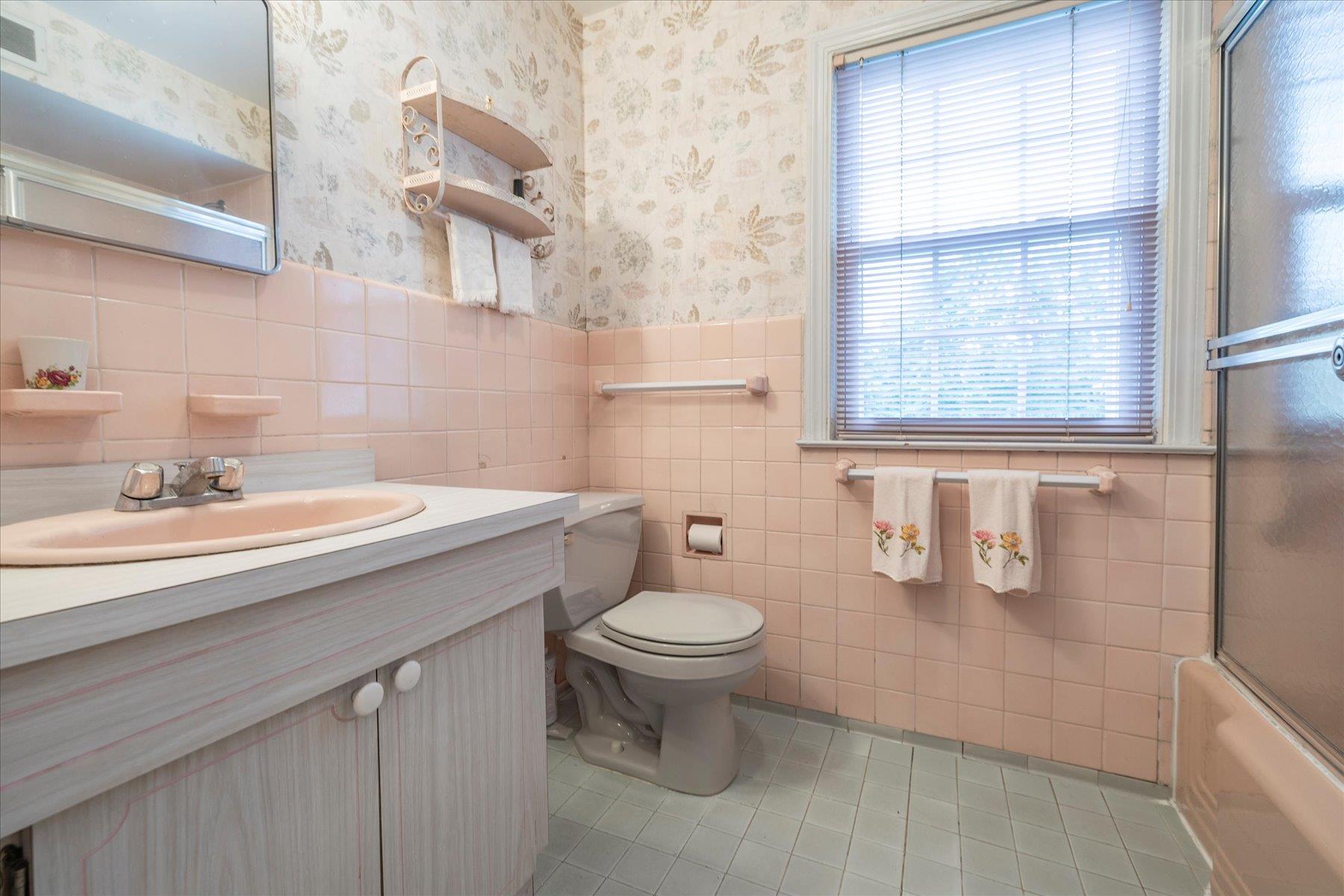 39 Searing Street, Rockville Centre, New York image 24