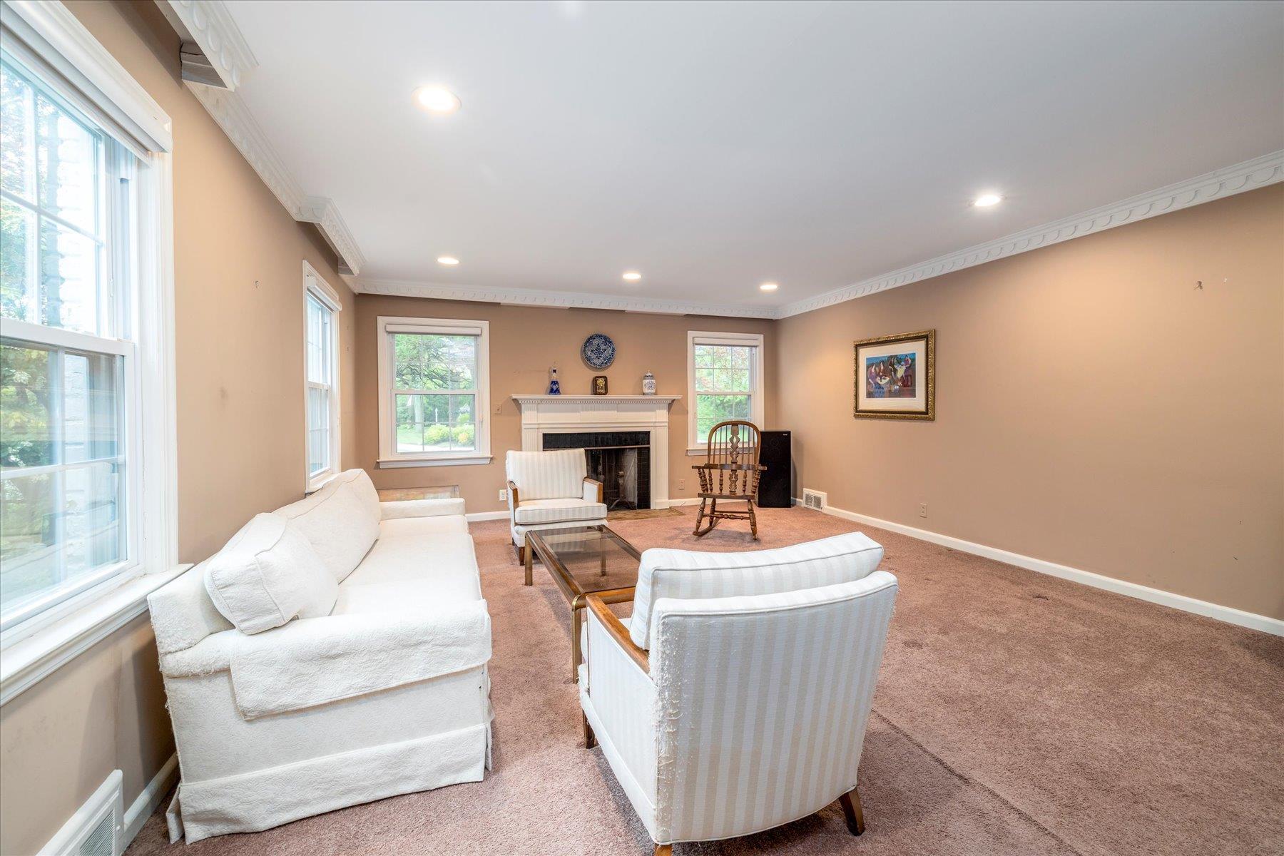 39 Searing Street, Rockville Centre, New York image 8