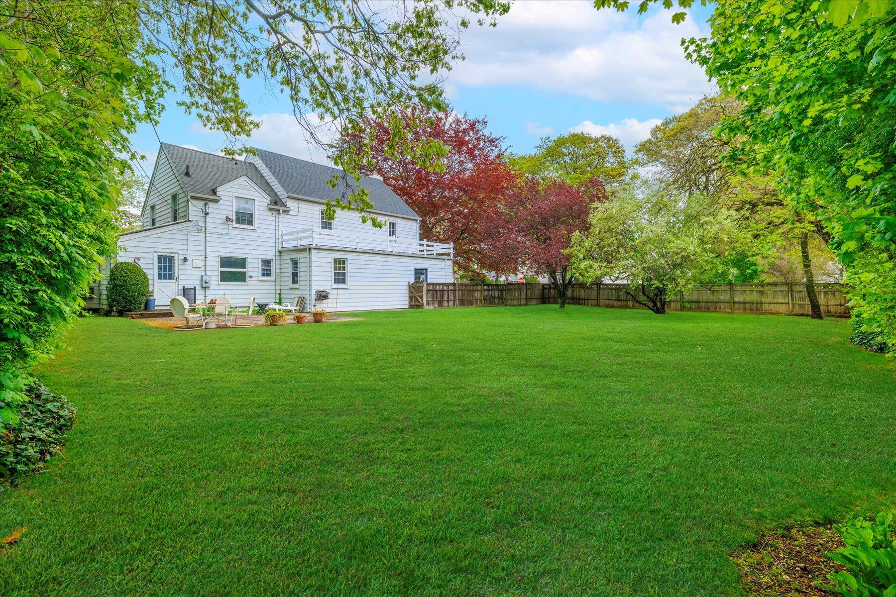 39 Searing Street, Rockville Centre, New York image 3