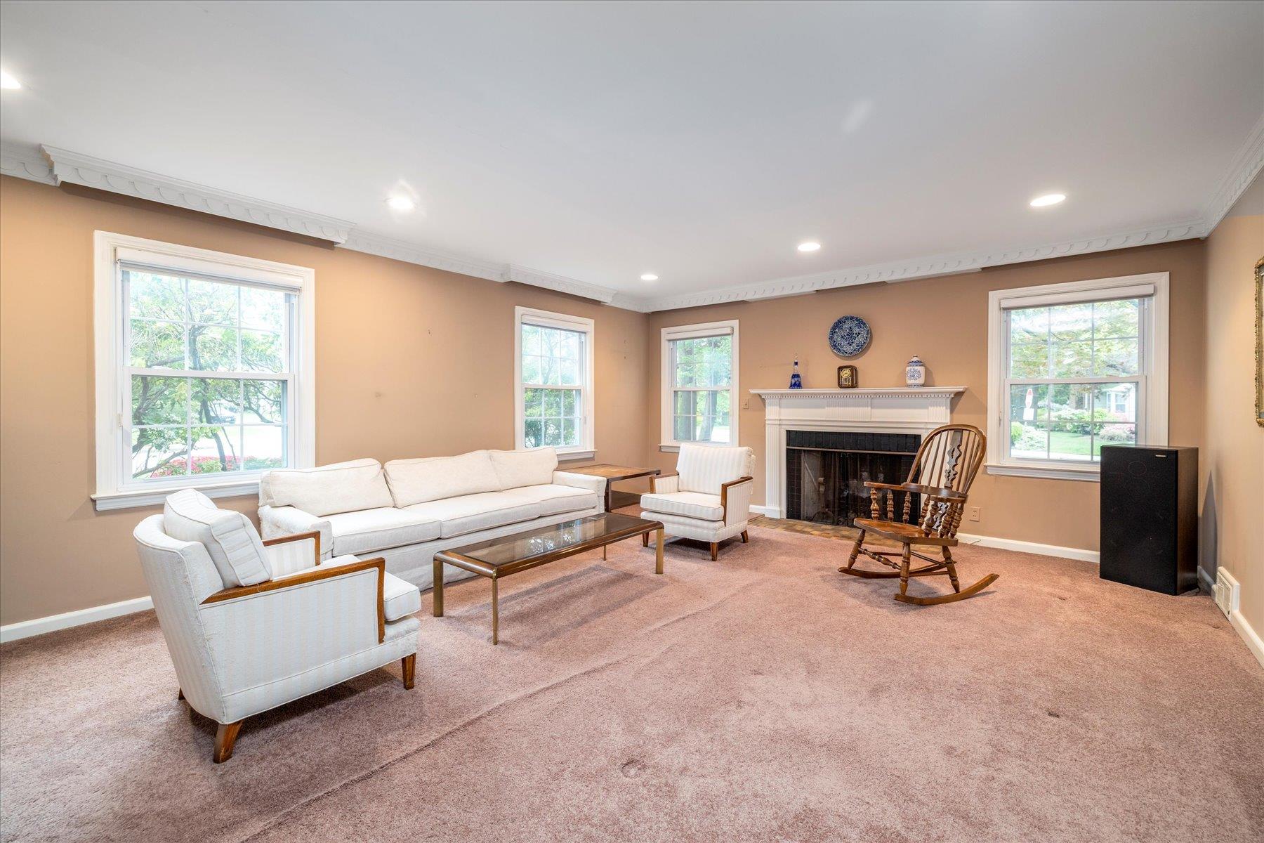 39 Searing Street, Rockville Centre, New York image 9