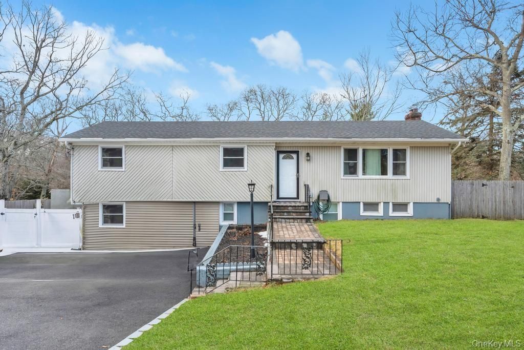Photo of 236 Dare Road, Selden, NY 11784 (MLS # 1004434)