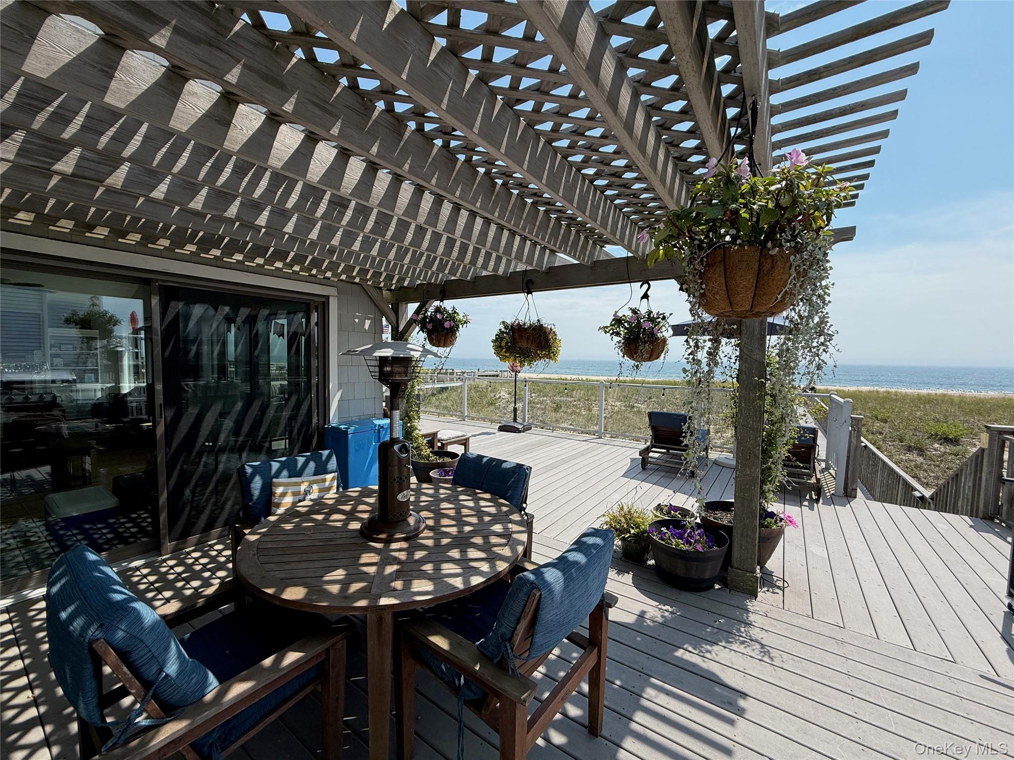 717 Dune Road