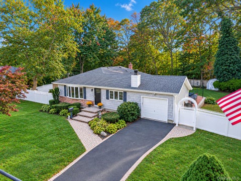 Photo of 7 Abby Drive, East Northport, NY 11731 (MLS # 1065070)