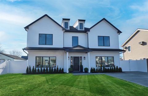 14 Lily Ln, Levittown, NY 11756 - MLS#: 838875
