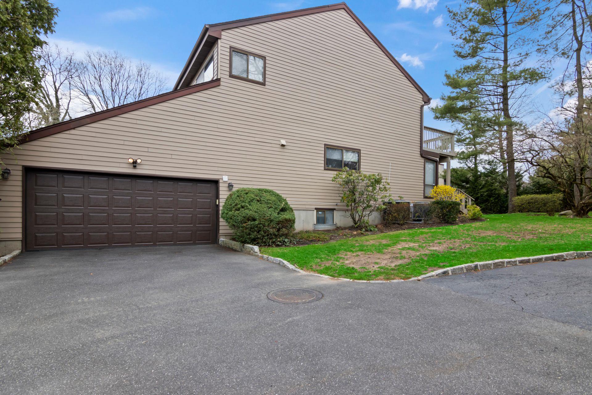 65 The Circle Cir #65, Glen Head, New York image 37