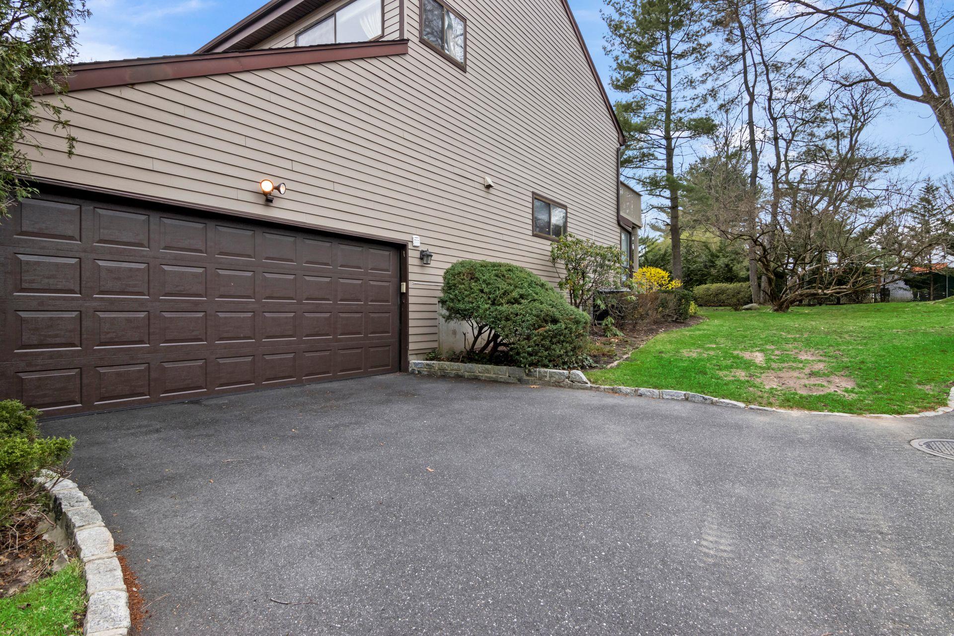 65 The Circle Cir #65, Glen Head, New York image 4