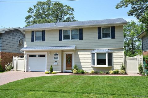 137 Iceland Drive Huntington Station NY 11746