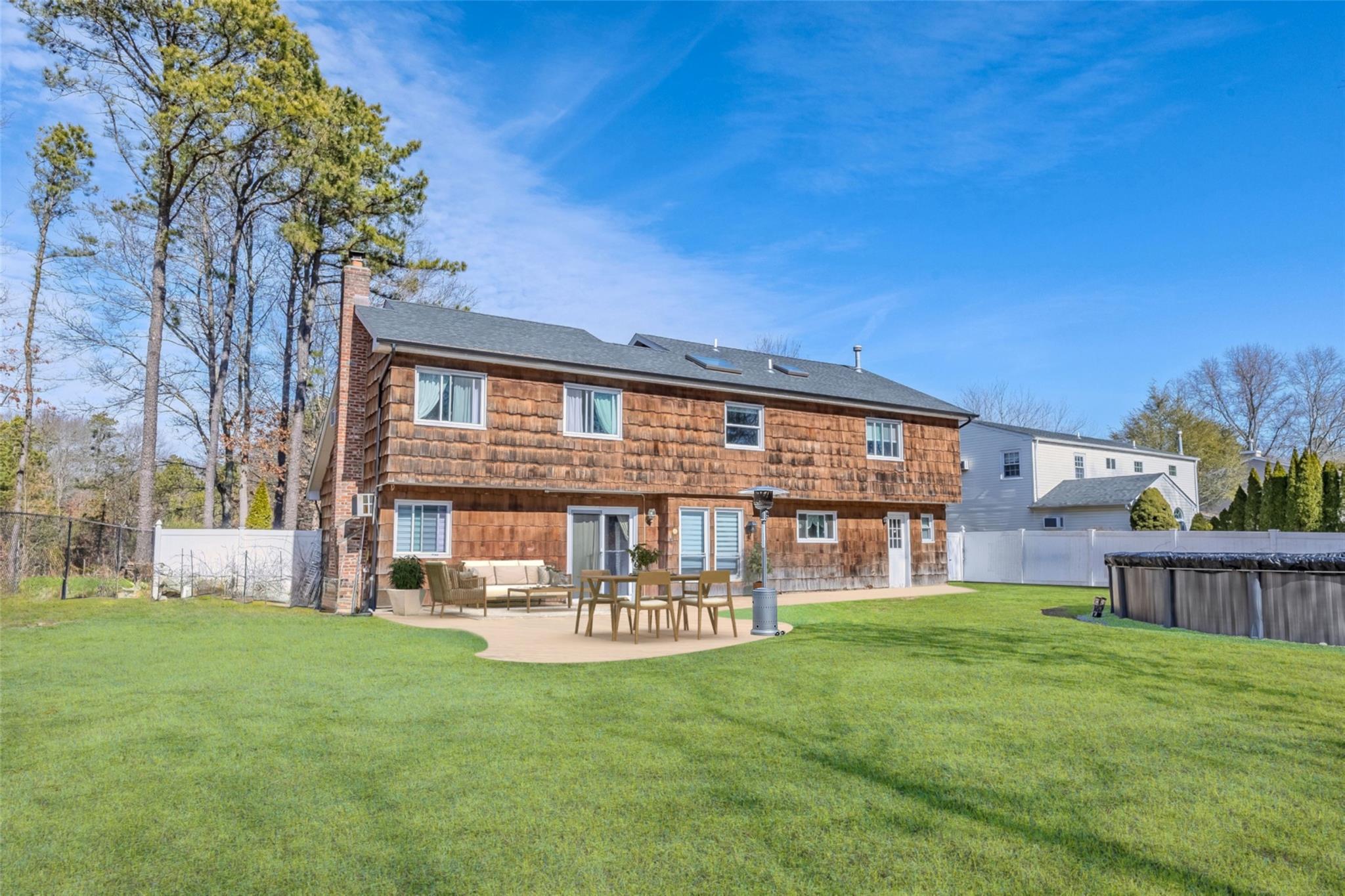10 Rosemary Court, Manorville, New York image 30