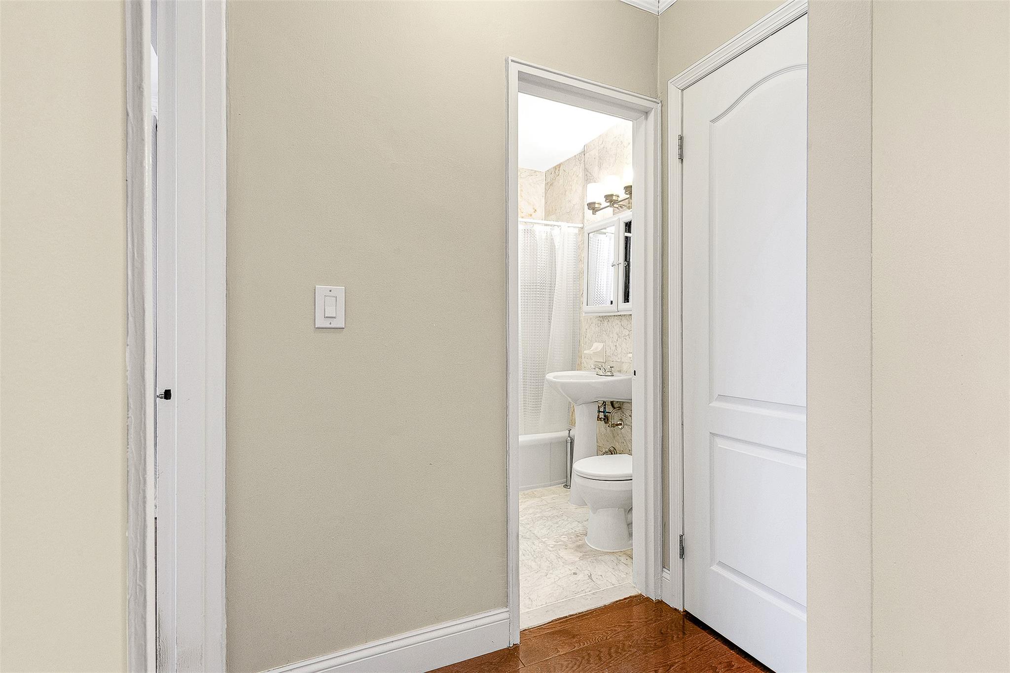 71-11 Yellowstone Boulevard #6H, Forest Hills, New York image 19
