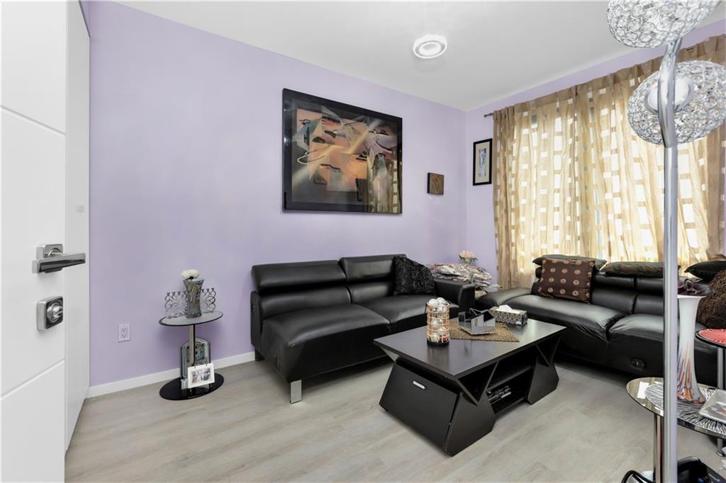 15 W End Avenue 3F
