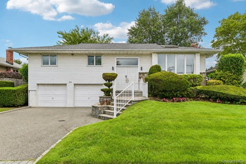 Photo of 14 Gloria Place, Plainview, NY 11803 (MLS # 1019023)