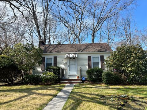 74 Country Club Road Bellport NY 11713