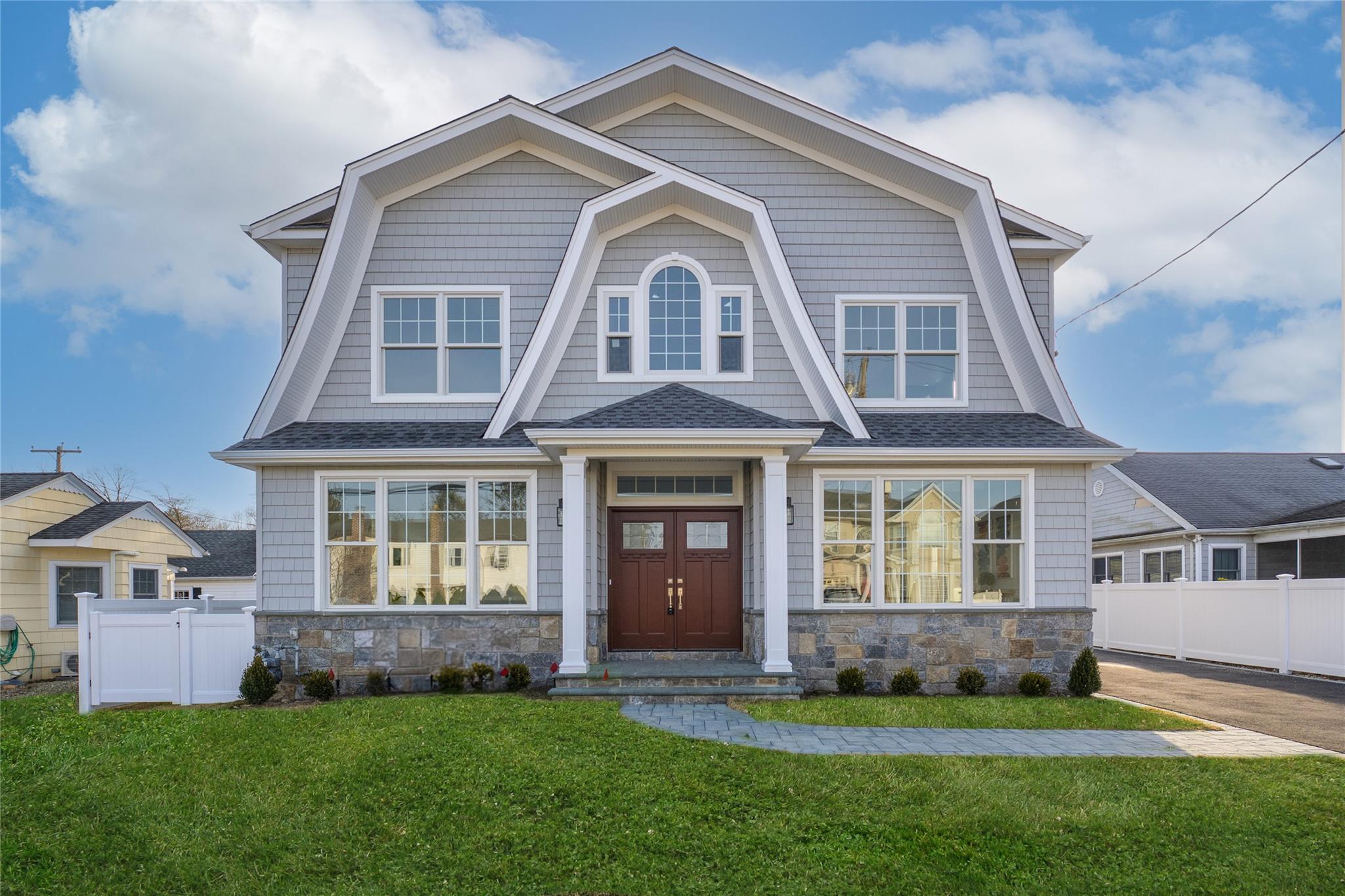 108 Linden Street, Roslyn Heights, New York image 1