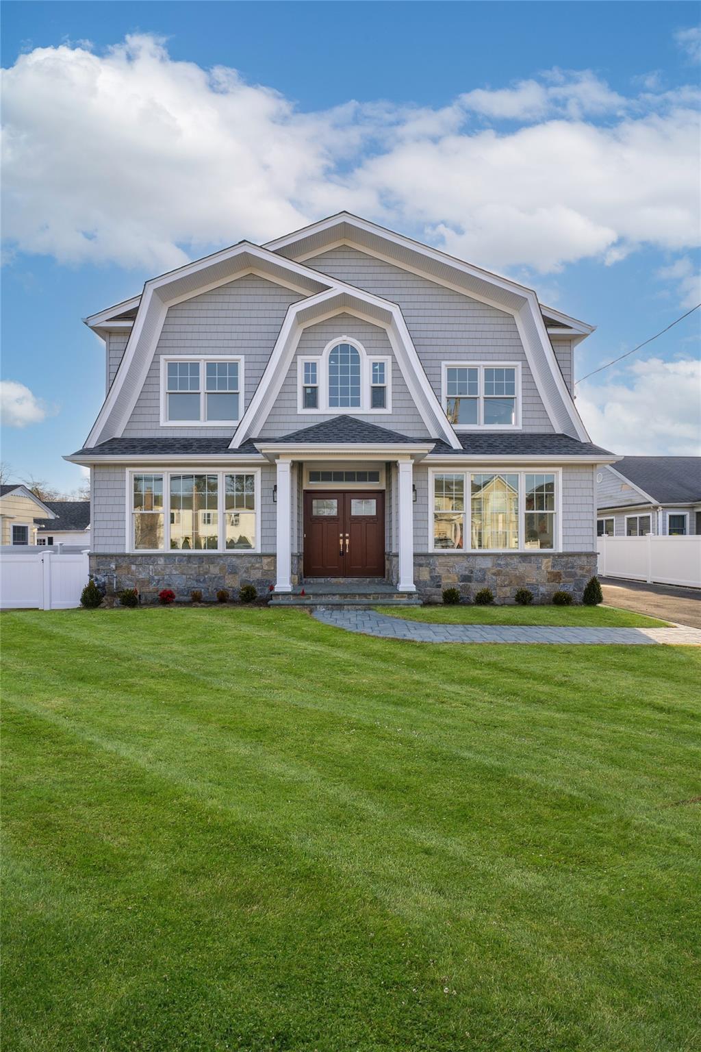 108 Linden Street, Roslyn Heights, New York image 2